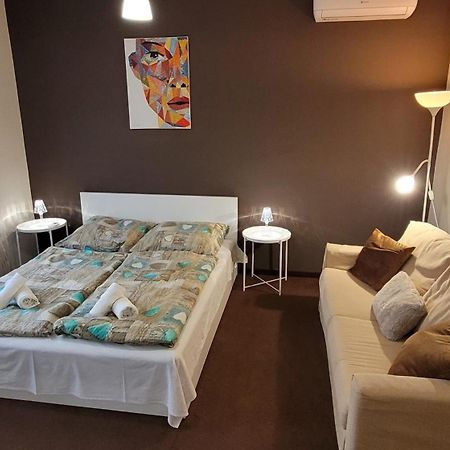 Doris Apartments Шиофок Экстерьер фото