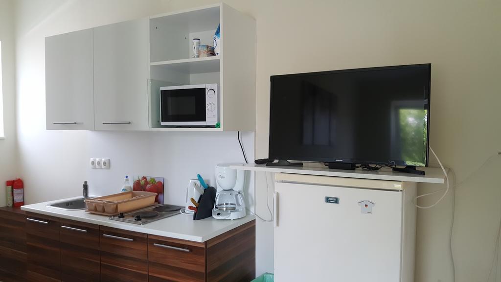 Doris Apartments Шиофок Экстерьер фото